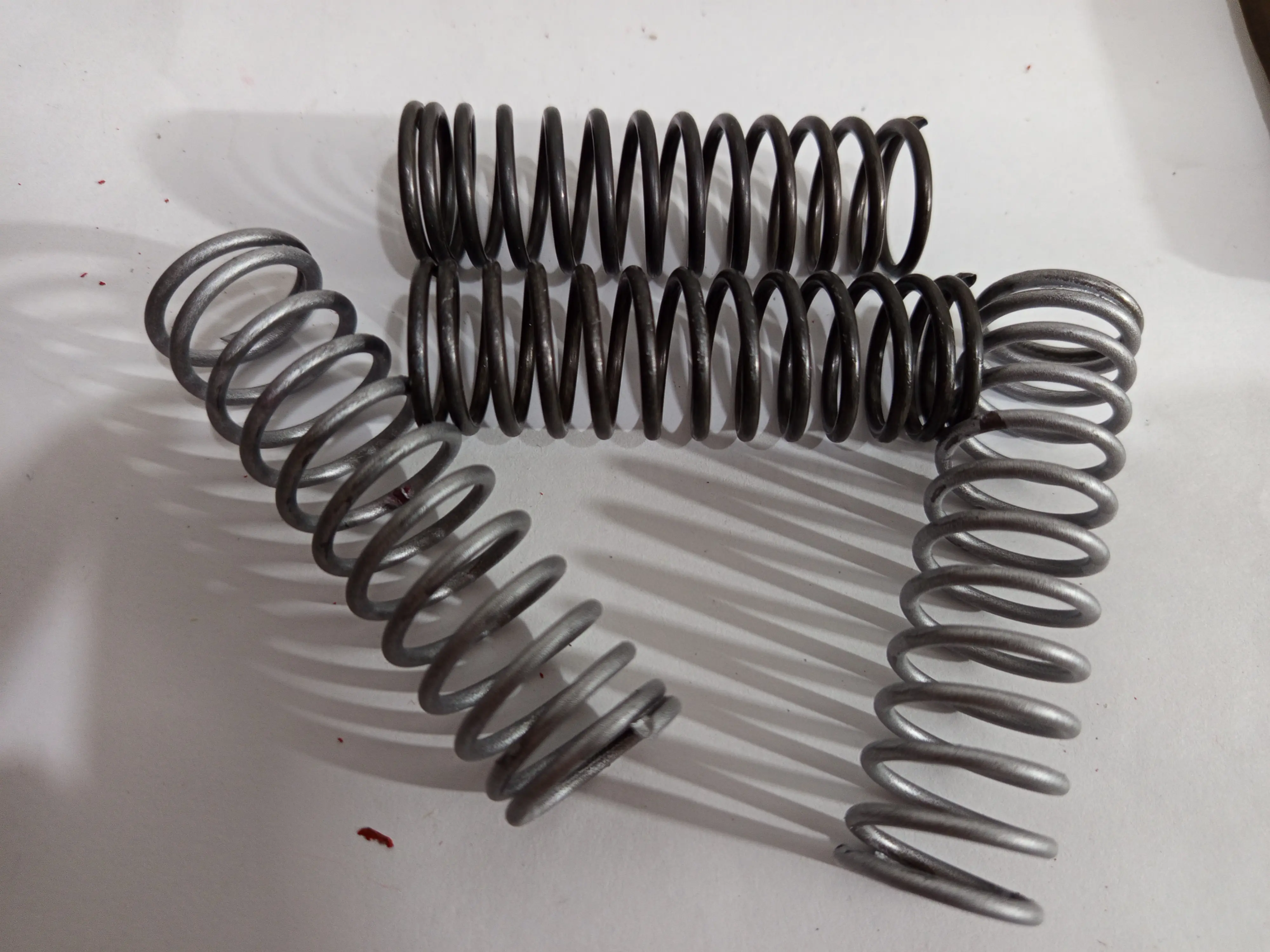 RESORTE PEQUEÑO DE SUSPENSIÓN LAVADORA LG CKD91422